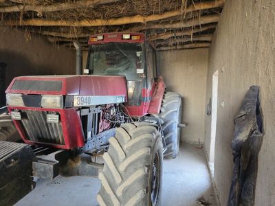Traktor Magnum 8940