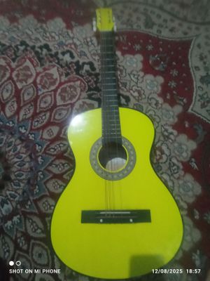 Gitara sotladi 2ta smi yoq