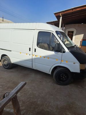 Ford transit 100