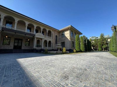 Элитный дом 3 этажа + подвал, 26 комнат — аренда в Яккасарае