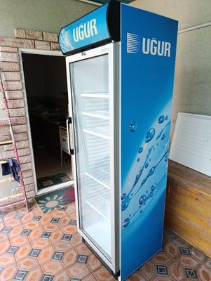 Продам витринный холодильник или обменяю на бытовой холодильникик UGU