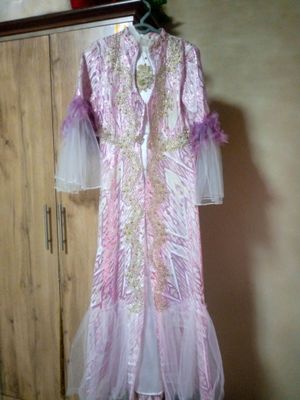 1 2 martta kiyilgan kelin salom kiyimi