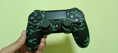 Срочно продам оригинал 100% геймпад для ps4 джойстик в хорошем состоян