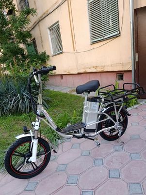 Electro skuter pochti yengi