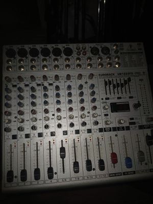 Behringer микшерный пульт