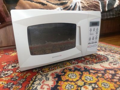 Продается микроволновка DAEWOO
