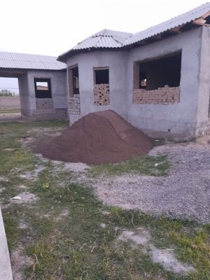 Uy sotiladi 6 sotix