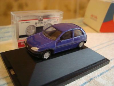 Модель А/м OPEL korsa.Масштаб (1:66) металл. В идеале.