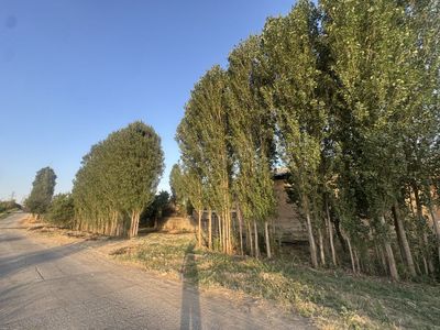 Uchastka sotiladi