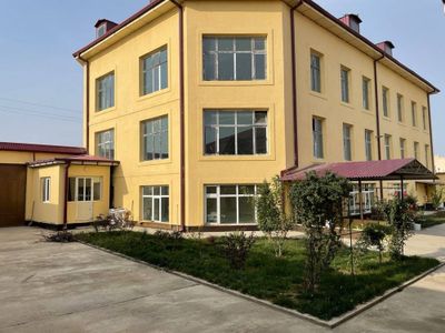 Готовое производственное помещение с мебельным оборудованием.