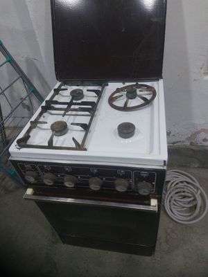 Срочно продаётся газовая плита б/у
