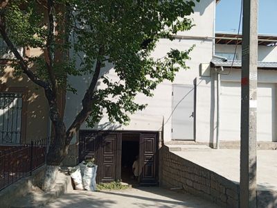 Sklat arendaga bor Orikzor bozori yonida