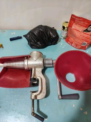 Продам советскую, механическую соковыжималку