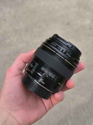 Canon EF 85mm f1.8 USM