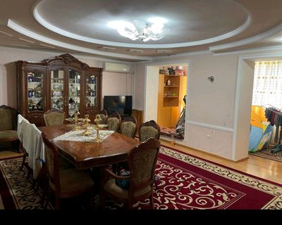 Ул.Нукуская попугайчики 4 комнаты