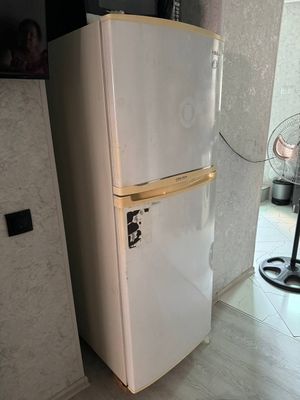 Продам Холодильник Samsung