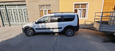 Лада Ларгус сотилади