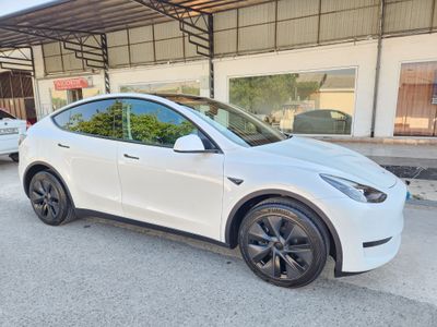 Tesla model Y RWD