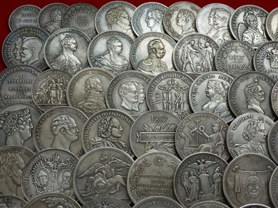 110 Настольных Царских Медалей.