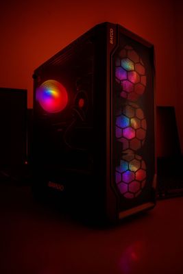 Moshniy igravoy kompyuter core i5 rx5600xt