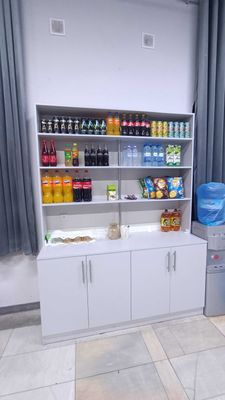 Bar uchun shkaf - vitrina