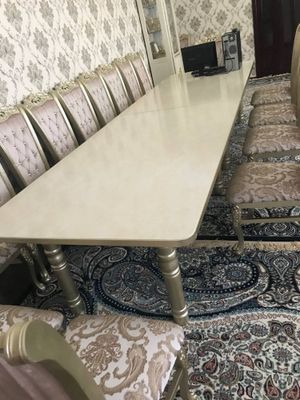 Продам стол стулья новые стульев 18 шт