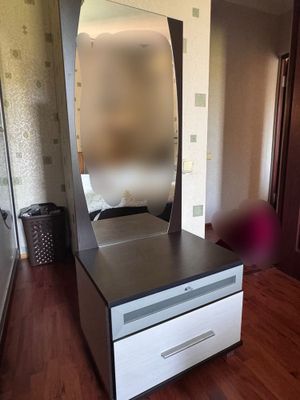 Новое трюмо с зеркалом. В отличном состоянии