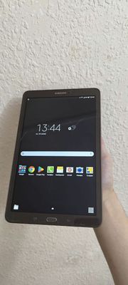 Samsung galaxy tab E планшет :)