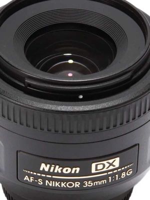 Объектив Nikon Nikkor AF-S DX 35 mm f / 1.8G - светосильный