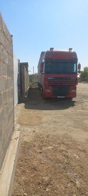 DAF tigach 2007, pritsepi 2006, yurgani 1mln 450ming km.