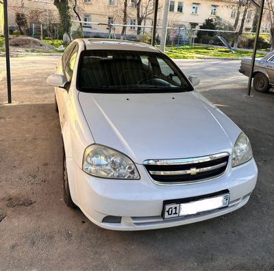 Продаю автомобиль Lacetti