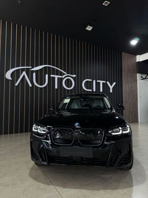 BMW IX3 (full option)