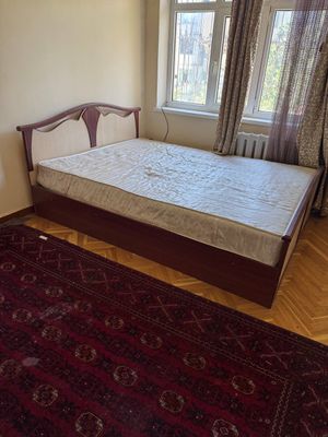 Кровать