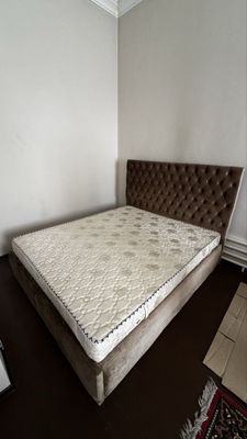 Двухспальный кровать