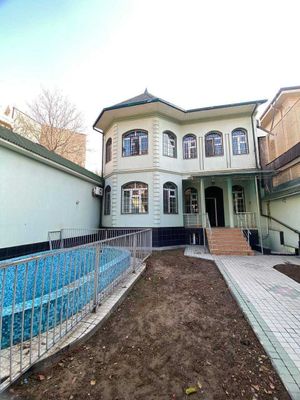 Продаётся Дом ул. Юнус Раджаббий 4.4 сотки 3-уровня бассейн сауна есть