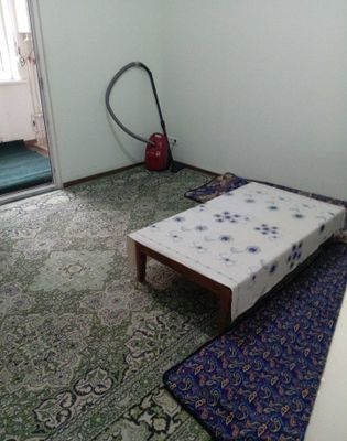 Яккасарой туманида 2 хонали квартира ижарага берилади