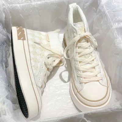 NAVINKA KACHESTVASI BOMBA