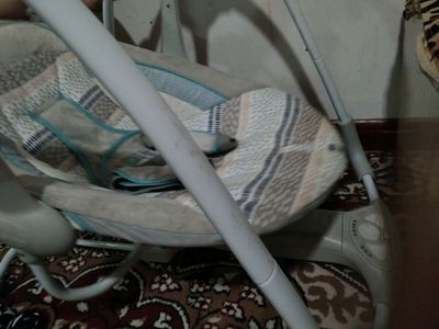 belangan sotiladi,karopkasi ham bor.Qoʻshiq aytadi