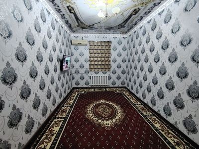 Egasidan 1 qavatda joylashgan 59,5 m/kv tayyor kvartira sotiladi