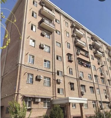 Uy sotiladi 2 qavat 2xonali sergili 3a da joylashgan yoʻli yuzida