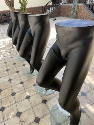 Oyoq maniken ideal xolatta