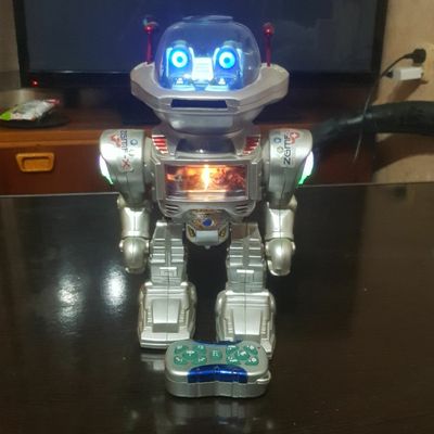 Игрушка электронный робот