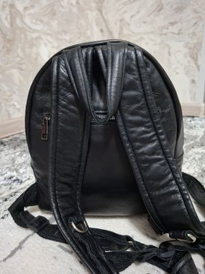 Продаётся мини рюкзак из натуральный кожи