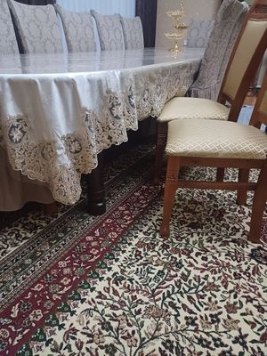 Срочно продам комплект стол стульями