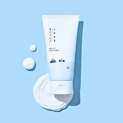 Мягкая пенка для умывания с морской водой Round Lab 1025 Dokdo Cleanser