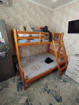 Продается двухярусная кровать.