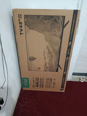 43 lik televizor sotiladi. Yangi turibdi. Karobkasi ham ochilmagan.