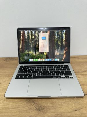 Продаётся MacBook Pro 13 2020 Silver
