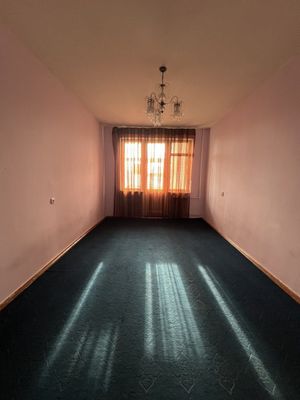 1 xonali kvartera srochna oilaga beriladi