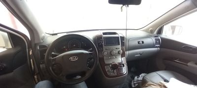 Kia Carnival год 2006